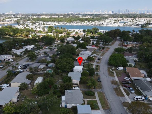 3411 SW 36th St, West Park FL 33023