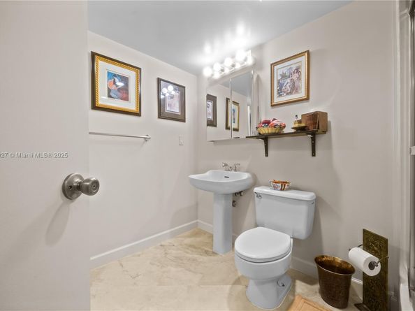 300 Three Islands Blvd 102, Hallandale Beach FL 33009