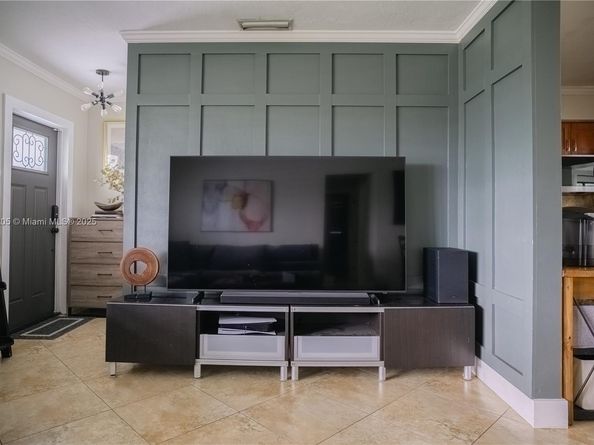 8811 NW 15th St, Pembroke Pines FL 33024