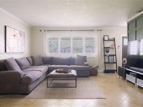 8811 NW 15th St, Pembroke Pines FL 33024