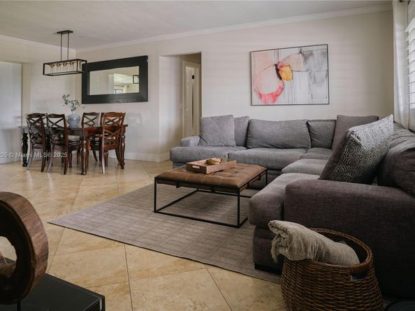 8811 NW 15th St, Pembroke Pines FL 33024