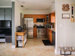 8811 NW 15th St, Pembroke Pines FL 33024