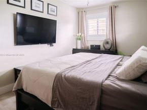 8811 NW 15th St, Pembroke Pines FL 33024