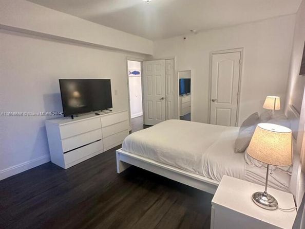 3030 Collins Ave 4F, Miami Beach FL 33140