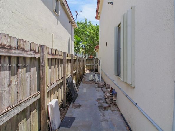 17650 SW 154th Pl, Miami FL 33187