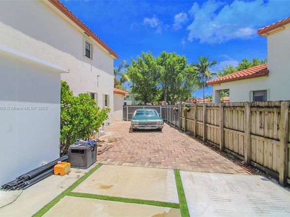 17650 SW 154th Pl, Miami FL 33187