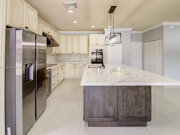 17650 SW 154th Pl, Miami FL 33187
