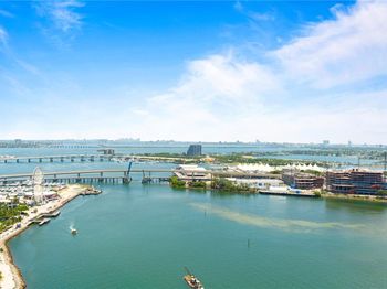 335 S Biscayne Blvd
