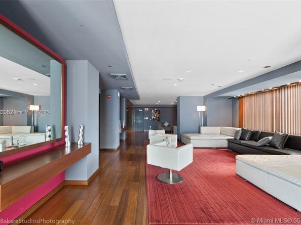 335 S Biscayne Blvd 3410, Miami FL 33131