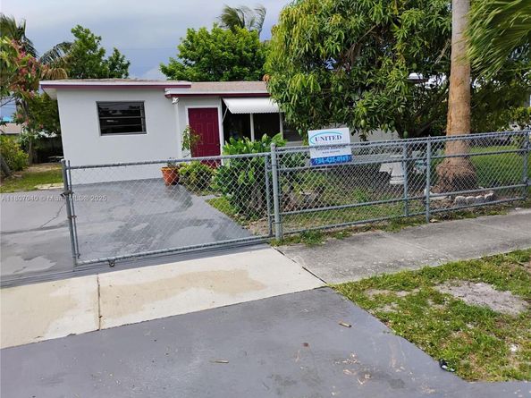 3161 NW 5th St, Lauderhill FL 33311