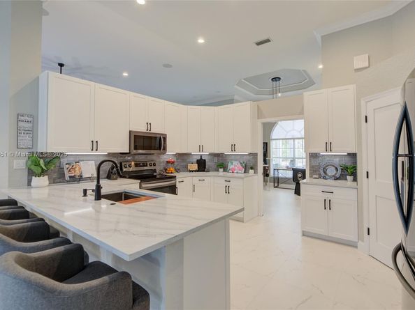 6518 NW 72nd Pl, Parkland FL 33067