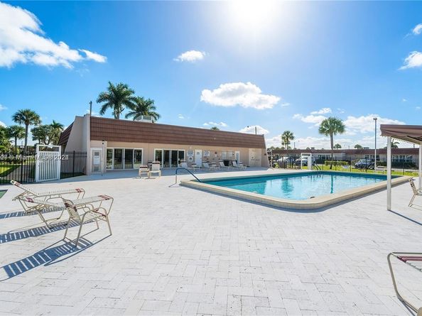 5775 W Fernley Dr W 107, Palm Beach FL 33415