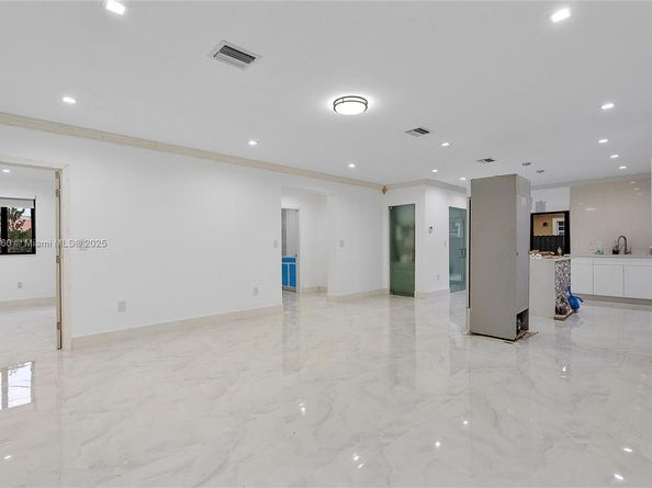 501 E 59th St, Hialeah FL 33013