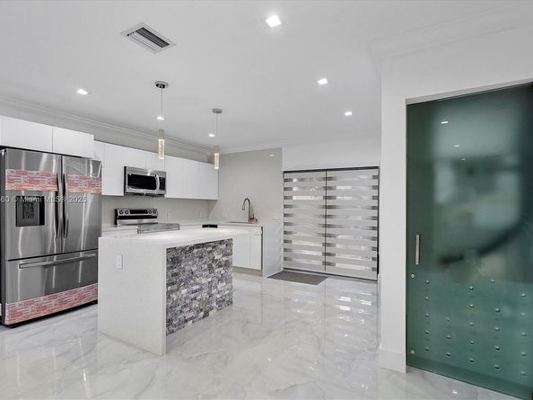 501 E 59th St, Hialeah FL 33013