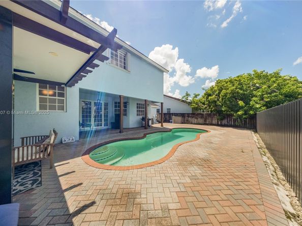 9822 SW 161st Pl, Miami FL 33196