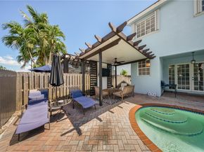 9822 SW 161st Pl, Miami FL 33196