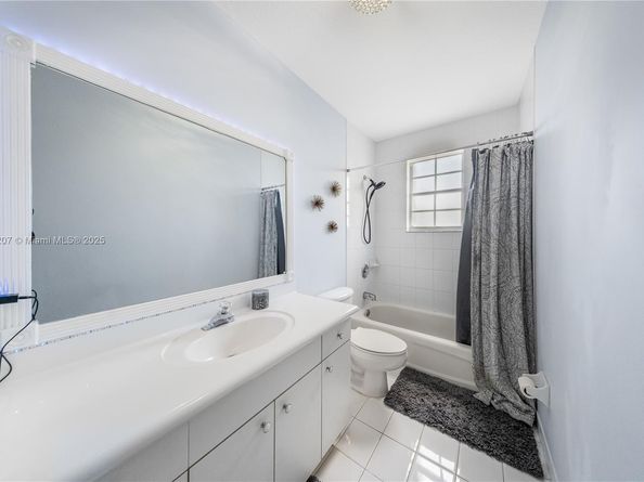 9822 SW 161st Pl, Miami FL 33196