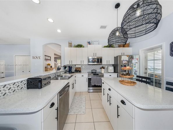 9822 SW 161st Pl, Miami FL 33196