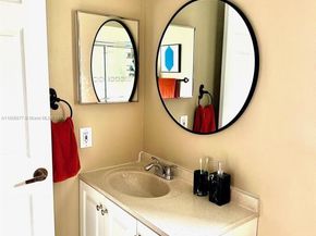 4370 Pine Ridge Ct, Weston FL 33331