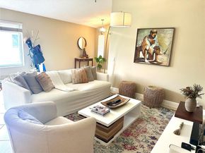 4370 Pine Ridge Ct, Weston FL 33331