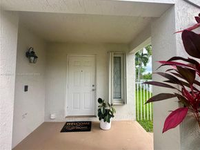 4370 Pine Ridge Ct, Weston FL 33331