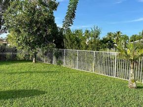 4370 Pine Ridge Ct, Weston FL 33331
