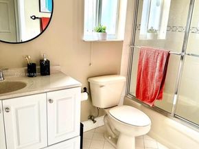 4370 Pine Ridge Ct, Weston FL 33331