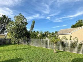 4370 Pine Ridge Ct, Weston FL 33331