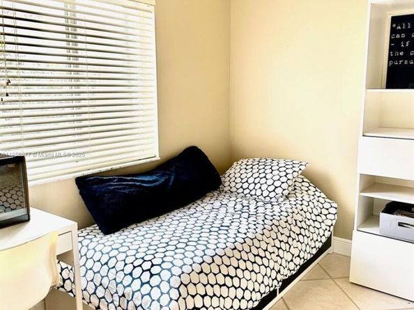 4370 Pine Ridge Ct, Weston FL 33331