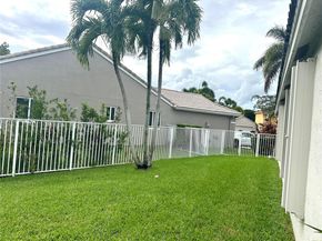 4370 Pine Ridge Ct, Weston FL 33331