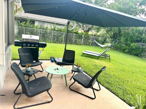 4370 Pine Ridge Ct, Weston FL 33331