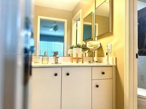 4370 Pine Ridge Ct, Weston FL 33331