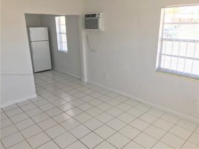 832 NW 10th St, Hallandale Beach FL 33009