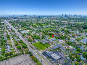 832 NW 10th St, Hallandale Beach FL 33009