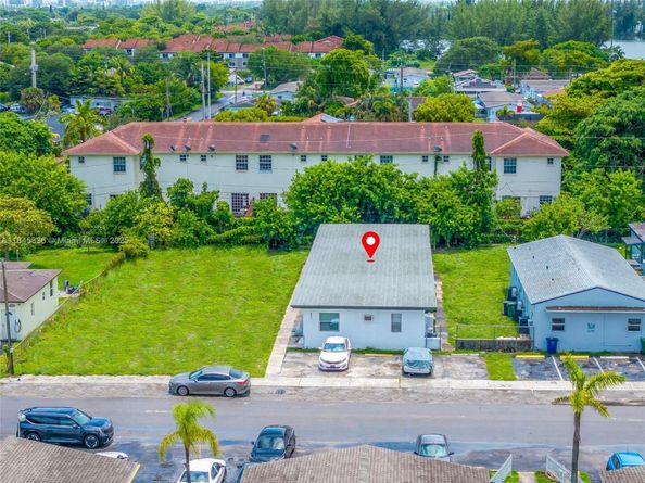 832 NW 10th St, Hallandale Beach FL 33009