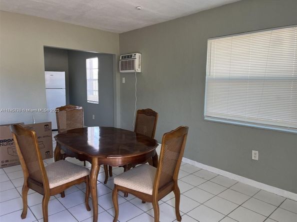 832 NW 10th St, Hallandale Beach FL 33009