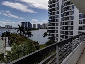 3600 Mystic Pointe Dr 613, Aventura FL 33180