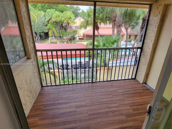 958 Coral Club Dr 958, Coral Springs FL 33071