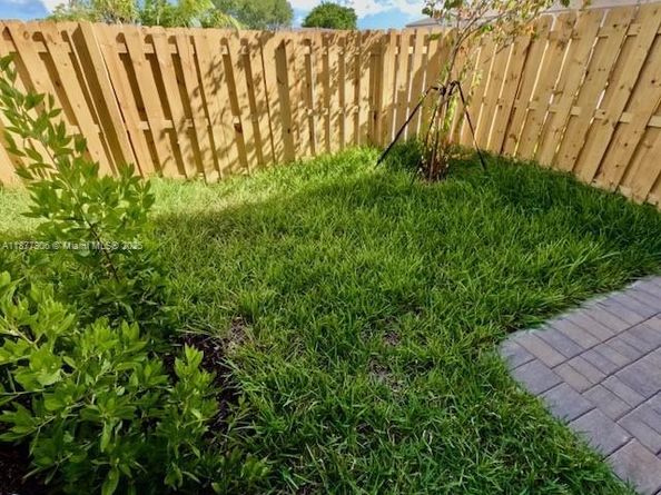 12517 NW 23rd Pl, Miami FL 33167