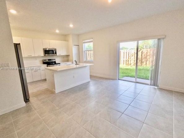 12517 NW 23rd Pl, Miami FL 33167