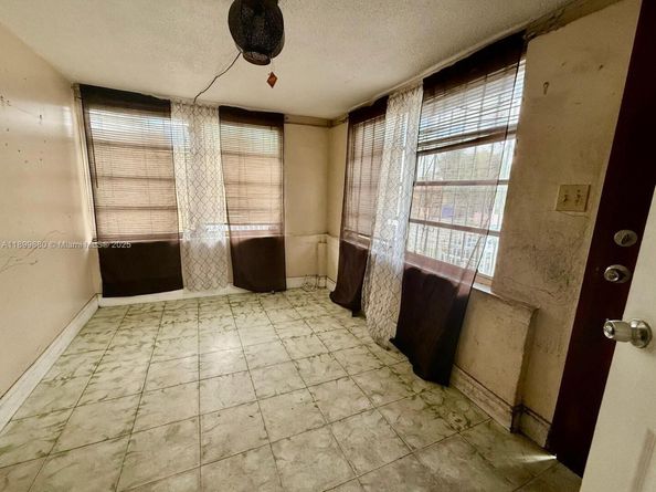 2228 SW 2nd St, Miami FL 33135