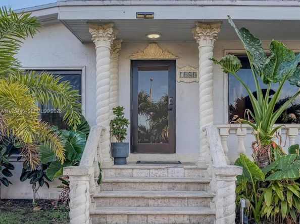 7840 SW 18th Ter, Miami FL 33155