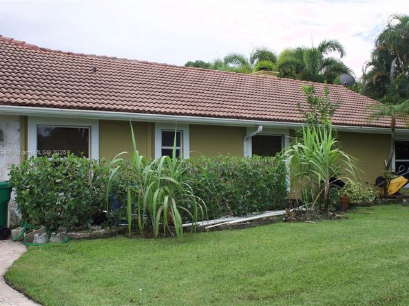 1086 NW 113th Way, Coral Springs FL 33071