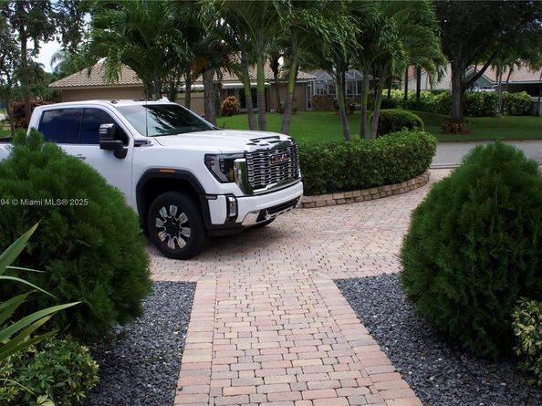 1086 NW 113th Way, Coral Springs FL 33071