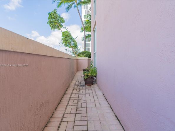 17555 Atlantic Blvd 508, Sunny Isles Beach FL 33160