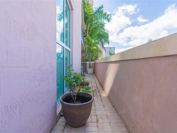 17555 Atlantic Blvd 508, Sunny Isles Beach FL 33160