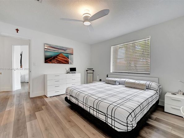 1187 NW 123rd Pl 204, Miami FL 33182