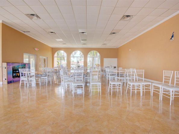 1187 NW 123rd Pl 204, Miami FL 33182