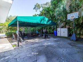 550 Pidgeon Plum Ln, Miami FL 33137