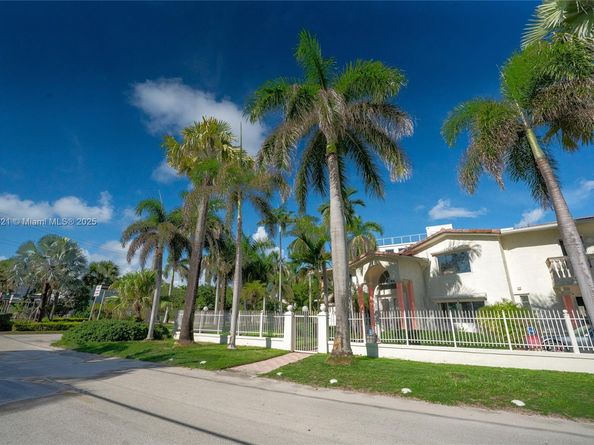 2701 N Atlantic Blvd, Fort Lauderdale FL 33308